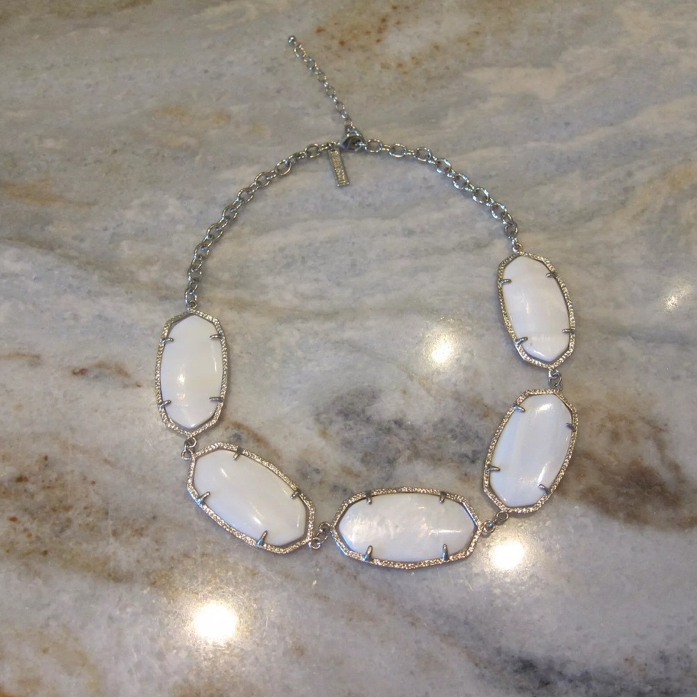 ✨ Kendra Scott Valencia Statement Necklace – White Mother of Pearl | Retired ✨ - Picture 3 of 9